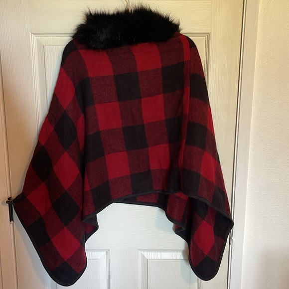 NWT. B. Boutique. One size. Acrylic and polyester - Picture 2 of 7